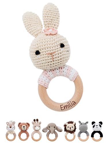 Bärenfreunde® - Personalisierter Beißring Baby - Niedlicher Greifling für Baby's ab 0 Monate - Babyrassel mit Name als Baby Geschenk für Mädchen und Jungen (Hase gestreift rosa,mit Name)