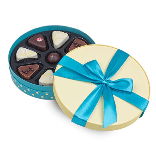 Sweet Cake Midi - 9 pralines in taartvorm | Belgische chocolade | Beste kwaliteit | Geschenkidee | Cadeau | Verjaardag | Bedankje |Huwelijksgeschenk | Moederdag | Vaderdag | Volwassenen - Image 3