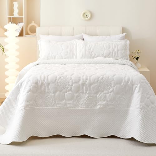 Image of EVENHUG Quilt Set King Size Soft Lightweight White Bedspreads with 2 Pillow Shams Reversible Bedding Coverlets for All Seasons 3 Piece (106 inchx96 inch)