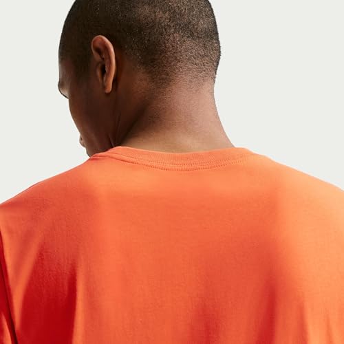 Image of Nike Men's Sportswear Club T-Shirt