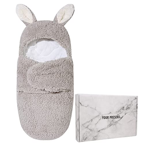 おくるみ 新生児 赤ちゃん ベビー 冬 新生児着ぐるみ - ベビーおくるみ 寝袋 抱っこ布団 フード付く 防寒 出掛け もこもこ 柔らかい 綿 肌に優しい 丸洗い 厚手 出産準備 出産祝い (Ｍ（3～6ヶ月）, グレー)のサムネイル