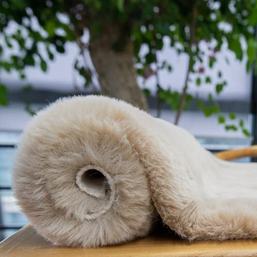 ORINOVA Teppich Schlafzimmer Beige Flauschig 60x120 cm Fellteppich Kunstfell Teppich Weich Wohnzimmer Waschbar Fellform