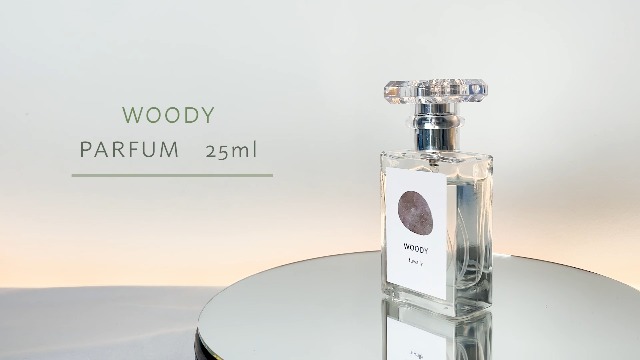 Amazon | fuwally 香水 ウッディの香り 25ml パルファム サンダル