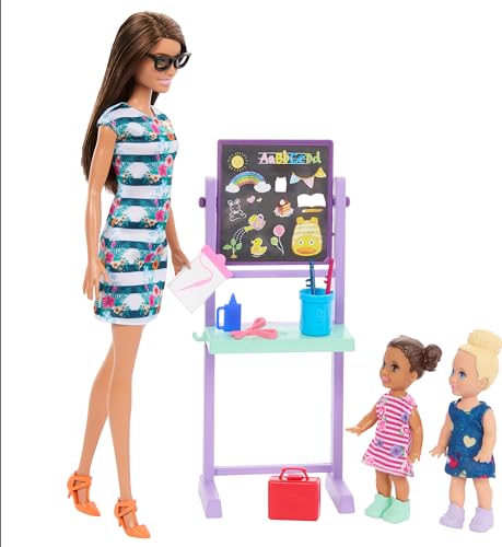 Barbie I Love School Dolls & Accessories, Classroom Playset with Fashion Doll, 2 Small Dolls & 20+ Pieces Including Furniture & Flipping Chalkboard