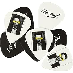 Fender® »JOE STRUMMER PICK TIN – MEDIUM – 8 PACK« Médiators en celluloïd – Forme 351 – Medium – Pack de 8 – Couleur: JS… - Les Beatles, Paul McCartney, John Lennon, RIngo Starr, George Harrison Fender® »JOE STRUMMER PICK TIN - MEDIUM - 8 PACK« Médiators en celluloïd - Forme 351 - Medium - Pack de 8 - Couleur: JS… – Image 3