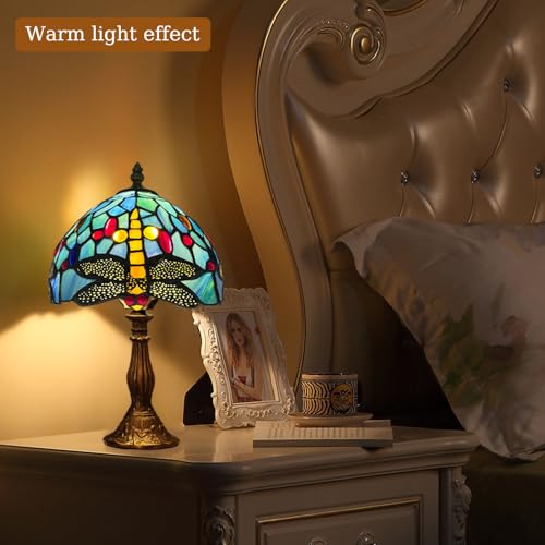 Kinbolas Tischlampe kleine im Tiffany Stil,Vintage Nachttischlampe,Schlafzimmer Fensterbank Deko Lampe,Jugendstil Tischleuchte,Blau Libellen Buntglas lampenschirm 20cm / 8 Zoll Mit LED E14 Birne