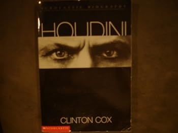 Paperback Houdini: Master of Illusion Book