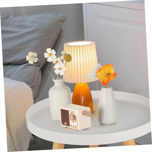 Table d'appoint en bois blanc au design nordique épuré et surface lisse - 6