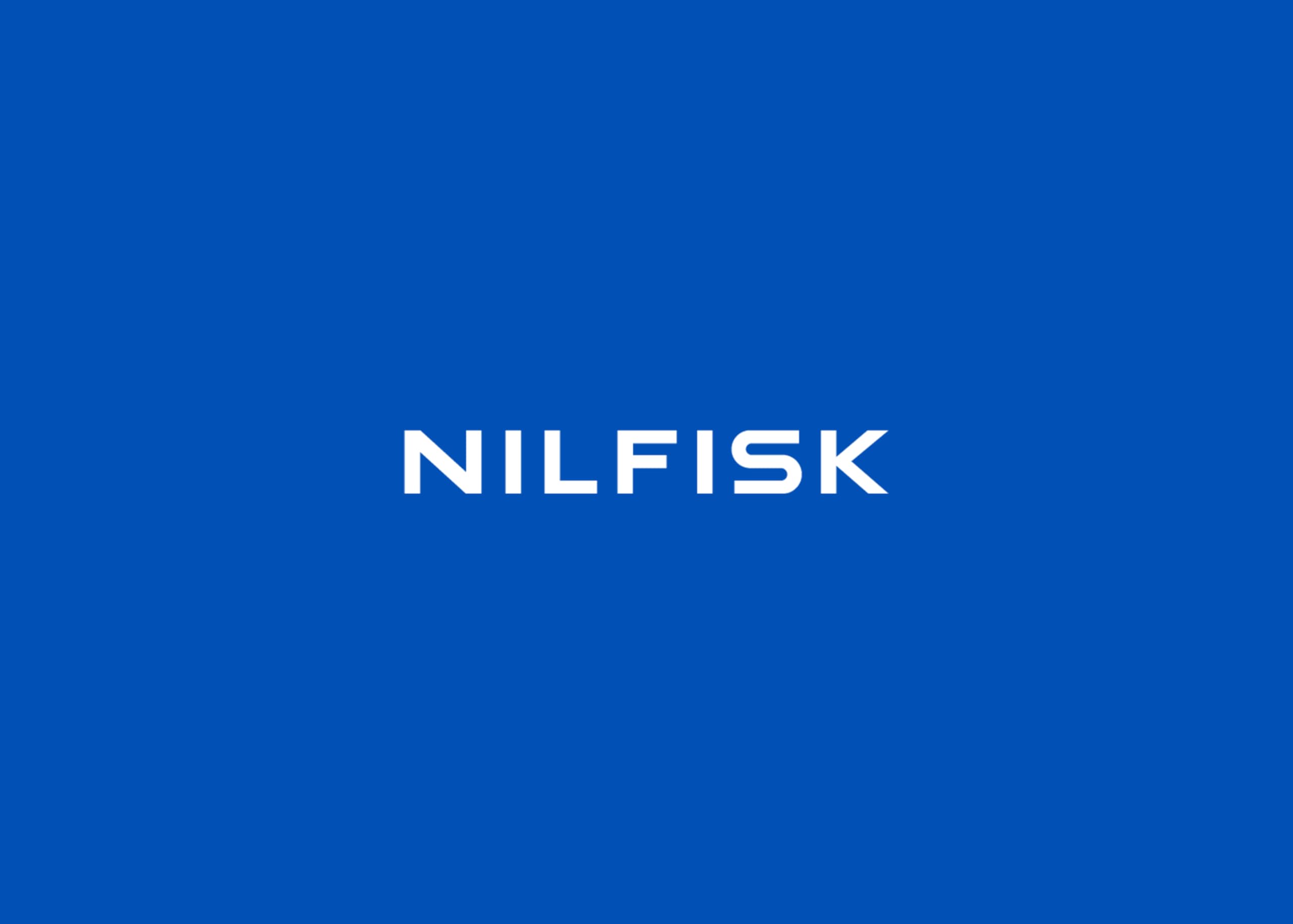 Nilfisk Limpiador de Terrazas Eléctrico - Limpiador de Patios con Cepillos Giratorios y Pulverización Dual con Control de Caudal (600W)