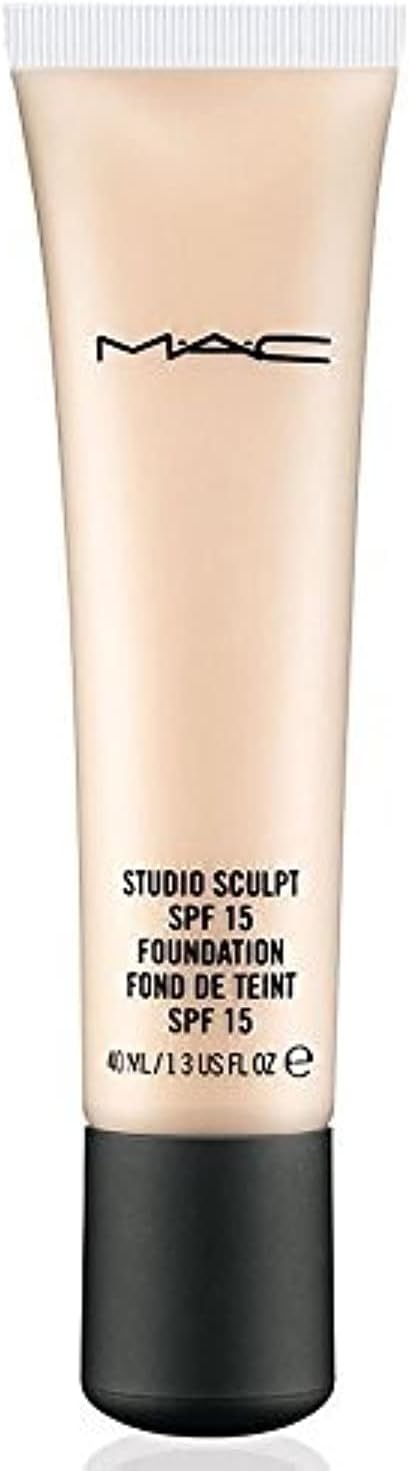 MAC Studio Sculpt SPF 15 Foundation NC40