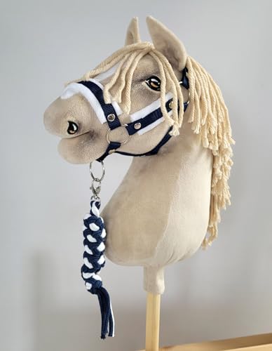 Licol Hobby Horse avec fourrure pour préparer le concours de saut d'obstacles