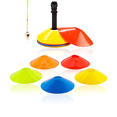 LionSports Premium Markierungshütchen Set mit Trainingsvideo, Tragegurt und Trillerpfeife  Ideales Trainingszubehör für Fußball  Verbesserte Hütchen 2020