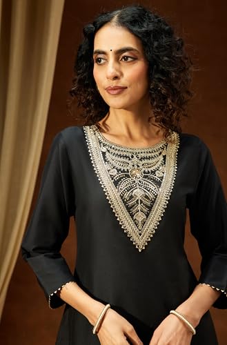 Image of Janasya Women's Black Chanderi Silk Yoke Embroidered Straight Kurta