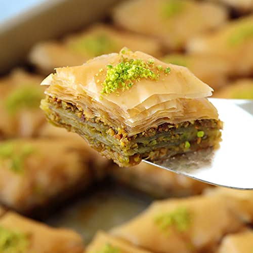 Pistachio Fresh Made Baklava - Premium Assorted Baklava Pastry in Beautiful Gift Basket - Bakery Fresh Groceries and smart sweets fresh and crunchy 12 pieces Baklava pastry