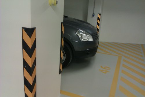 SNS SAFETY LTD RCG-131x2 Gummieckenschützer, 8 mm Dicke, für Parkplätze und Lagerhallen, Farbe Schwarz und Gelb, Maße 80 x 10 x 10 cm (2 Stück)