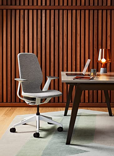 Steelcase SILQ Sedia ergonomica regolabile in altezza, schienale Merle Plastic/Merle e rivestimento Nero - Immagine 1