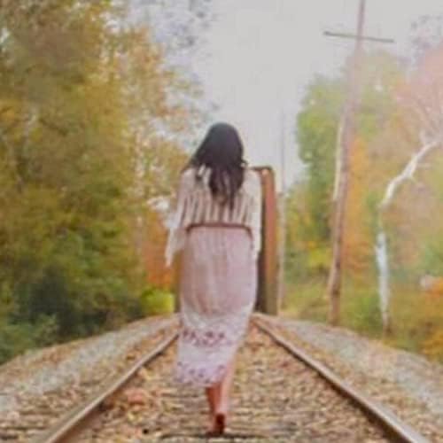 Amazon MusicでEmily HeleneのRock Salt and Nails (Live from my Kitchen)を再生する