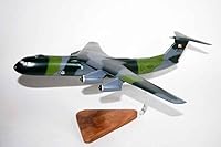 Vista 1 de Lockheed Martin® C-141B Starlifter, comando militar de puente aéreo MAC, modelo de escala de caoba de 18 pulgadas