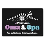 speecheese Pension Oma & Opa Fußmatte in 40x60 cm ohne Rand mit Spruch Von zufriedenen Enkeln empfohlen EIN bunter Türvorleger für die Großeltern Wohnungseinweihung ausgefallene Fußabtreter