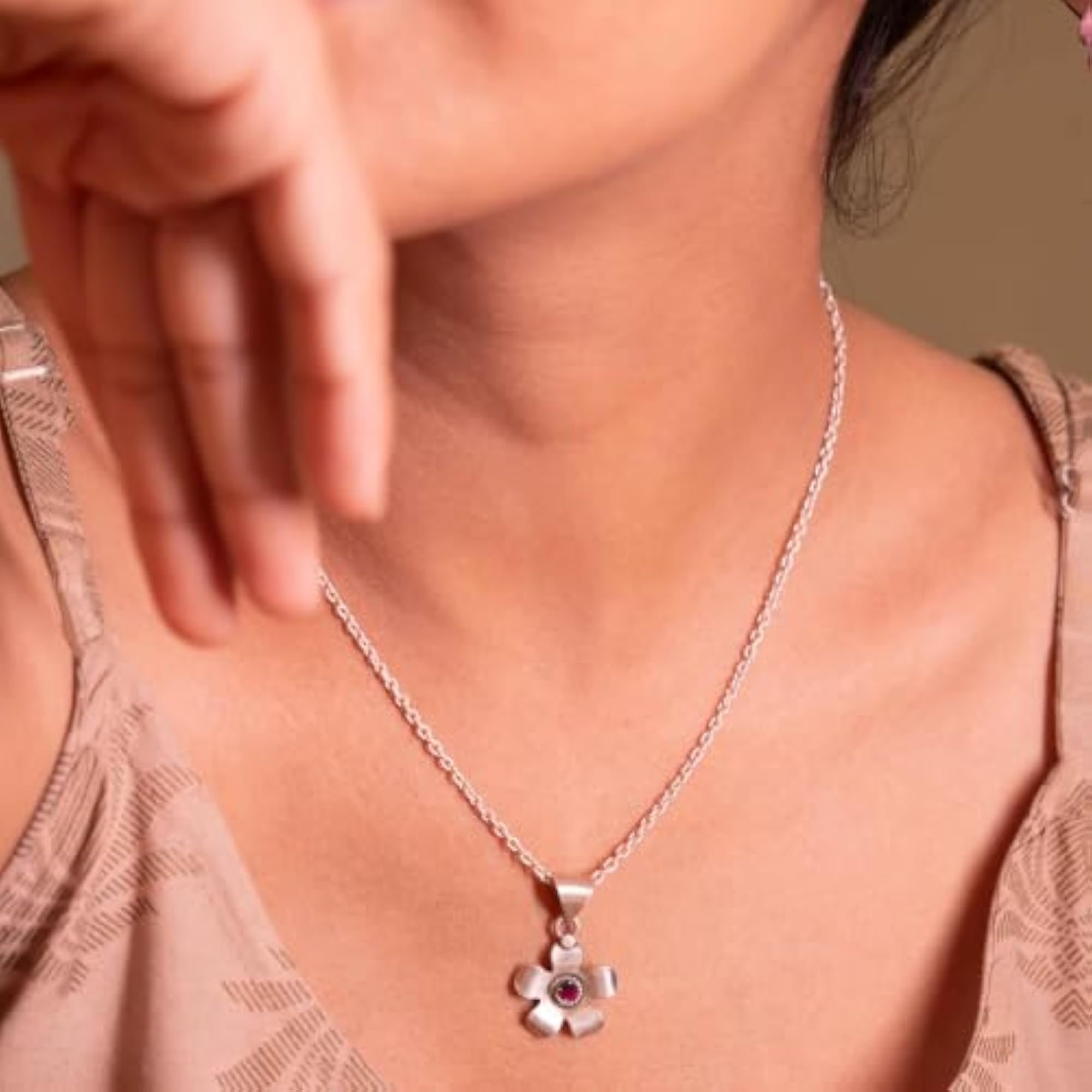 Women's 925 Silver Moh Raani Stone Flower Necklace Set