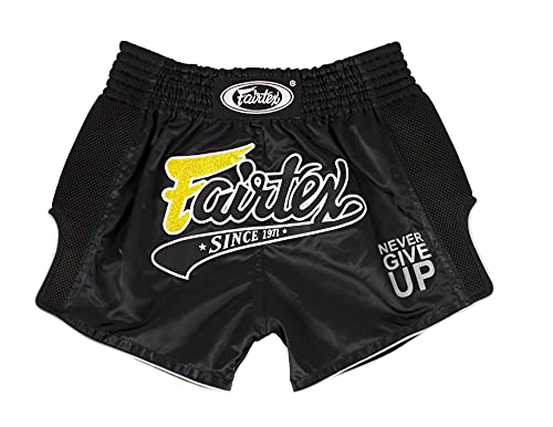 I pantaloncini sono disponibili in una gamma di taglie per adattarsi a una varietà di tipi di corpo.