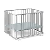 Mobil und standfest: Der hochqualitative Laufstall steht auf vier feststellbaren Teppichrollen. Diese können einfach verschoben werden, sodass Ihr Kind immer dort schlafen oder spielen kann, wo Sie gerade sind! Außerdem ist das Gitter TÜV-geprüft und mit dem GS Zertifikat ausgezeichnet.