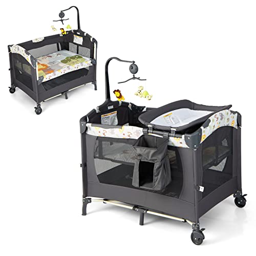 DREAMADE 3 en 1 Lit Parapluie Bébé Pliable avec Table à Lange & Matelas Réglable en Hauteur, Lit de Voyage Bébé avec Jouets & Musicaux, Roues & Panier de Rangement (Gris Foncé) Cover