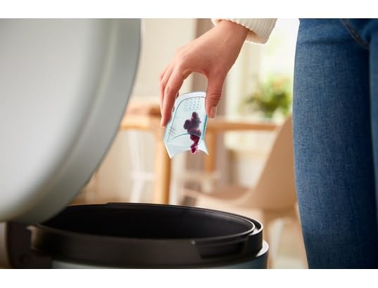 Image of Philips Fabric Shaver, Removes Fabric Pills, Suitable for All Garments, Large Blade Surface, Cleaning Brush, Includes Batteries, Blue (GC026 /00)