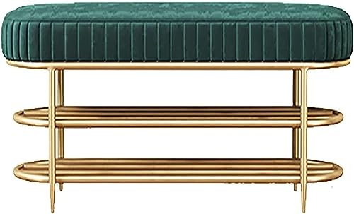 Banc de bout de lit avec repose-pieds pour une chambre ordonnée et cosy