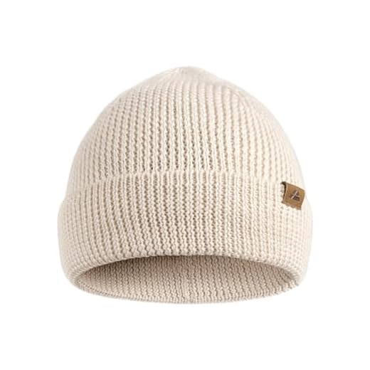 25 Cozy Winter Outfit Ideas for Women (Style Guide) Wool Beanie