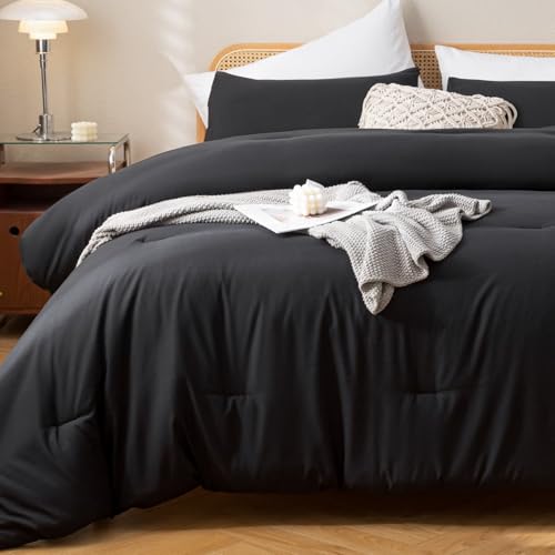 Image of ROSGONIA Oversized King Comforter 120x120, 3pcs Super King Comforter (1 Black Comforter & 2 Pillowcases) Lightweight Warm Bedding Set Blanket Quilt