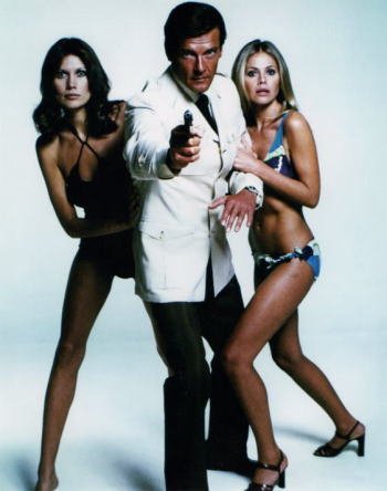 Amazon.co.jp: ブロマイド写真☆『007 黄金銃を持つ男』ボンドと
