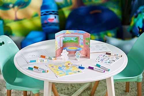 CRAYOLA – Color Wonder Bluey Zestaw Kreatywny 40+ Elementów, Zabawa w kolorowanie bez bałaganu, z kolorowankami, markerami bez plamek, naklejkami, wyskakującymi postaciami, Od 3 lat, 75-7171