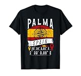 ¡Abraza tu ADN con este diseño de Palma! Con la bandera de España y coordenadas GPS de Palma, Latitud y Longitud.