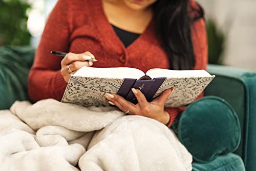 NIV, Journal the Word Bible, Cloth Over Board, Pink Floral, Red Letter Edition, Comfort Print: Reflect, Take Notes, or Create Art Next to Your Favorite Verses