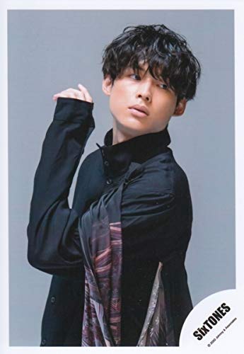 SixTONES 松村北斗 生写真 Amazon.co.jp: Six TONES 公式 生 写真（松村北斗）ST00254 : おもちゃ