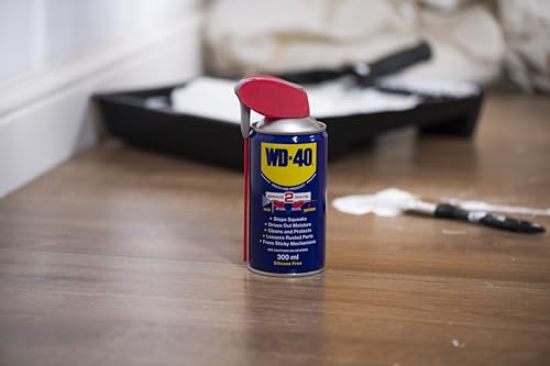 WD-40 Multi Use Lubricant Spray 300ml, Wide and Narrow Smart Straw, Multipurpose WD40 Spray Lubricant for Maintenance, Water Displacement, and Rust Protection on Gears, Threads, and Hinges