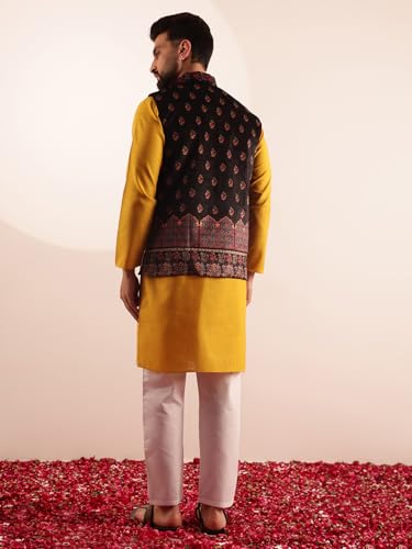 Kurta moutarde homme en coton et pyjama blanc avec veste velours
