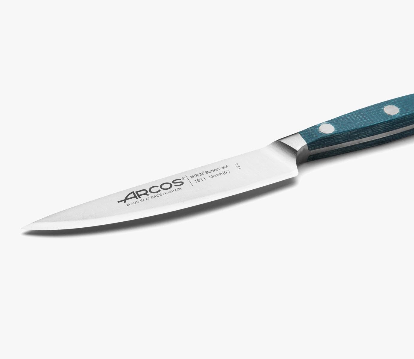 ARCOS Noże warzywne kute na łuku ze stali o długości i. Ergonomiczna rękojeść z POM i specjalna jedwabista srebrna ostrza o długości 130 mm. Seria Manhattan. Kolor czarny.