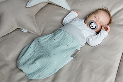 KraftKids Trappelzak mousseline gouden stippen op groen voor de herfst/winter van mousseline katoen en warme fleece verkrijgbaar in twee maten - Afbeelding 3