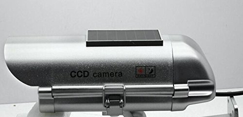 BW Caméra factice de vidéosurveillance extérieure à énergie solaire avec lumières LED infrarouges clignotantes et détection de capteur humain