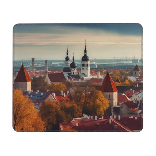 Tapis de souris carré Tallinn Estonie Paysage urbain avec base en caoutchouc antidérapant Tapis de souris personnalisé pour souris sans fil, ordinateur portable, accessoires de bureau, tapis de souris
