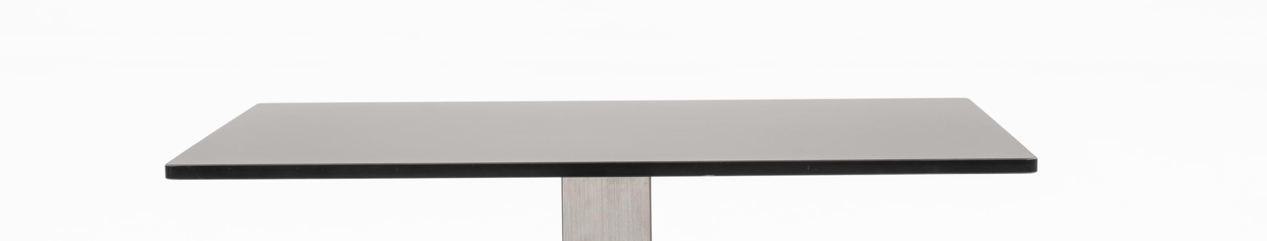 METRO Professional Mesa de Bistro Cuadrada, Acero Inoxidable, 70 x 70 cm, Tablero Antihuellas, Mesa de Bar con Pies Ajustables, Negro/Plata