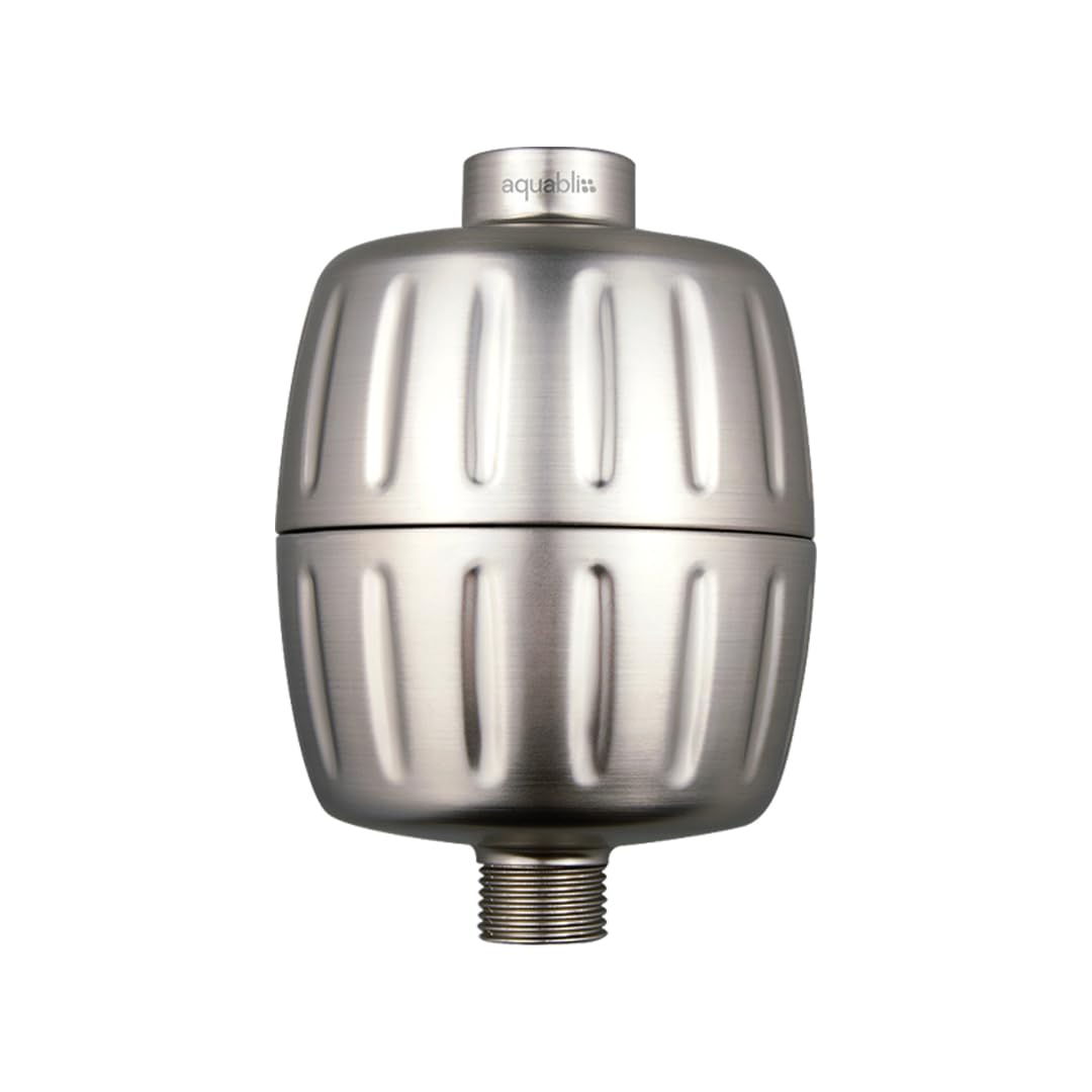 AquaBliss - Filtro de ducha universal de alta resistencia con filtración avanzada superior de 30x para cabezal de ducha que reduce productos químicos, cloro y olores, níquel cepillado (SF500)