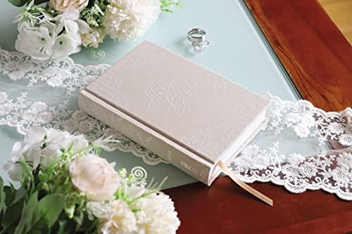 Image of NIV, Bride's Bible, Cloth over Board, Cream, Red Letter, Comfort Print