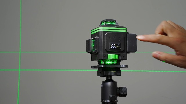 Amazon | 【2026最新改良】SEESII レーザー墨出し器 グリーンレーザー