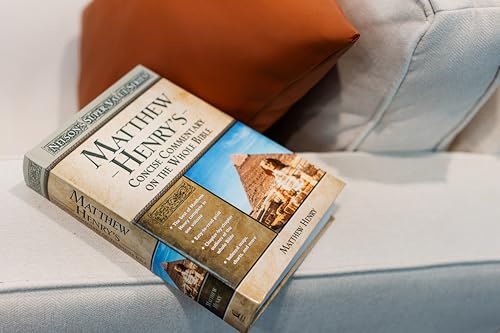 Image of Matthew Henry's Concise Commentary on the Whole Bible: His Classic Writings. His Study Outlines. Pure and Simple...Matthew Henry (Super Value)