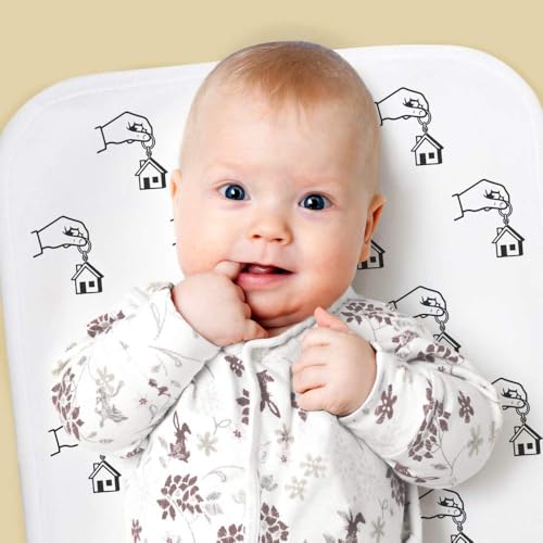Azeeda 'Hand Holding House Keyring' Baby Burp/Wash Cloth (BC00035470)2