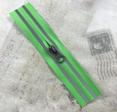 10pcs 18 cm 25 cm striscia colorata riflettente tasca cerniera per portafoglio giacca tasca fai da te cucito 3# nylon cerniera impermeabile verde 25 cm
