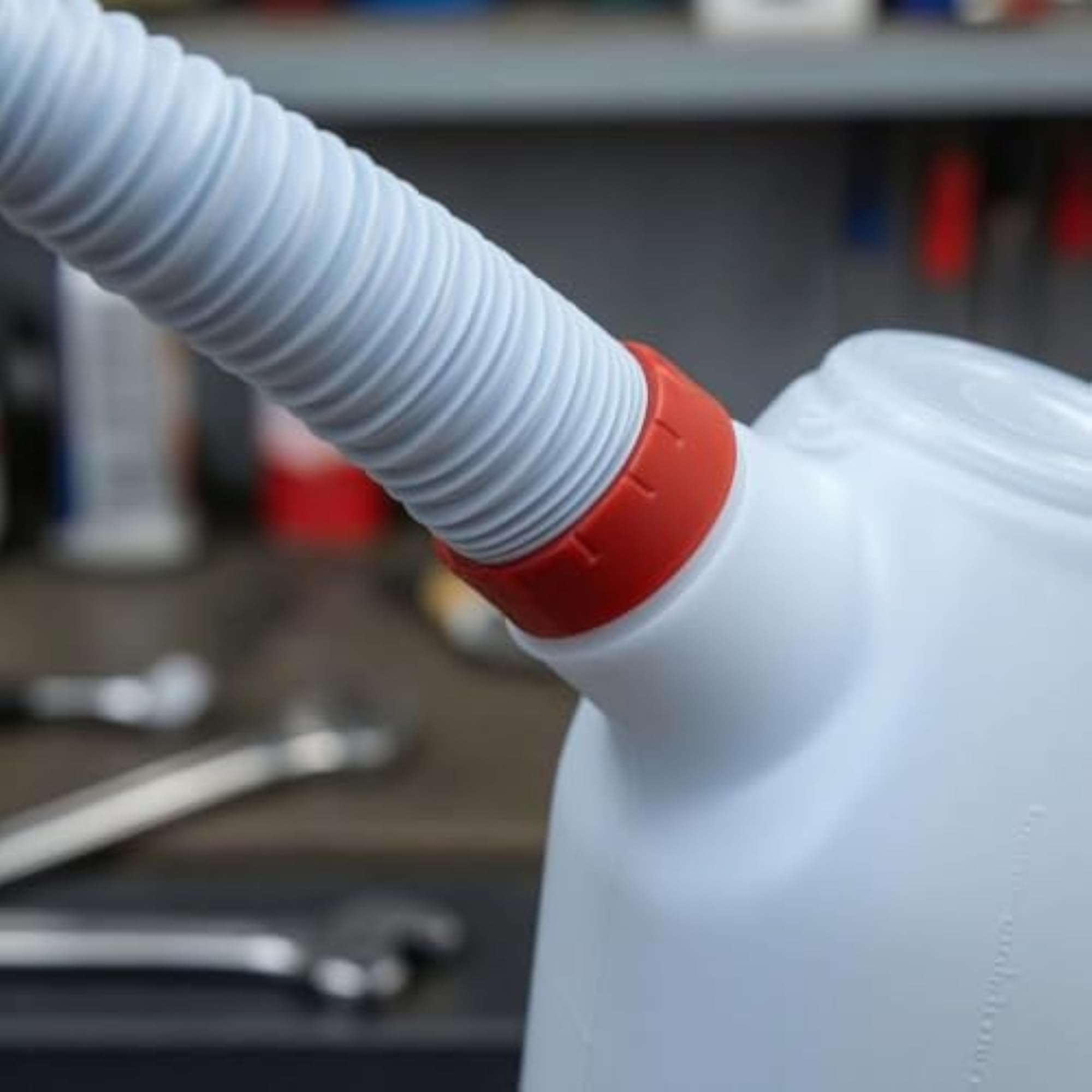 Dustproof Cap Oil Dispensing Jug, 1.2L with Mesh Filter